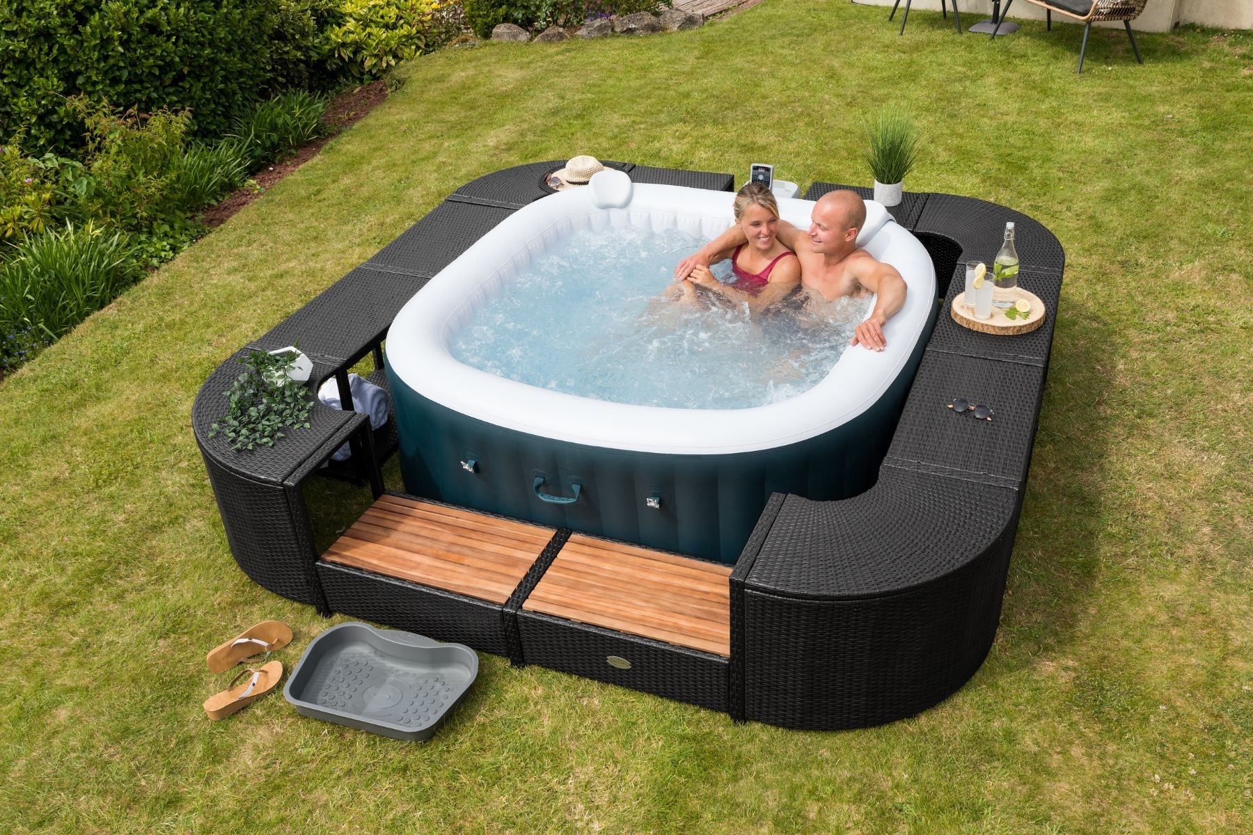 Square Rattan Hot Tub Surround 188cm Black